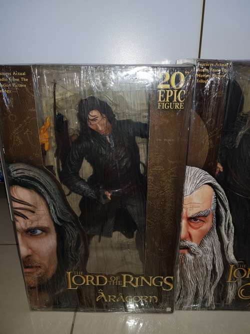 Neca 20" Lord of the Rings Gandalf and Aragorn