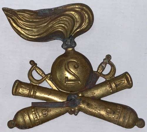 WWII Italian 2nd Horse Artillery Cap Badge.