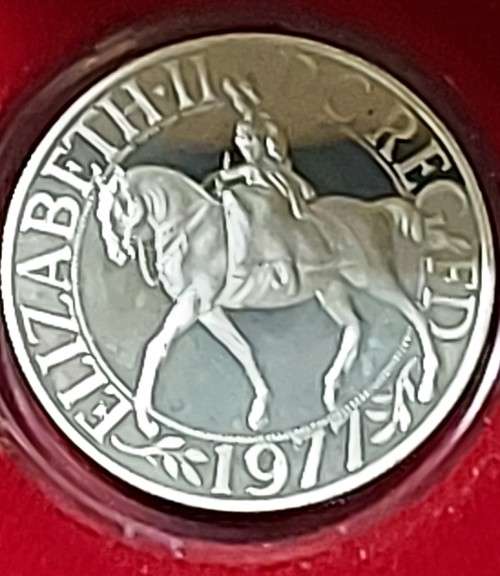 1977 QUEEN ELIZABETH'S JUBILEE SILVER COIN