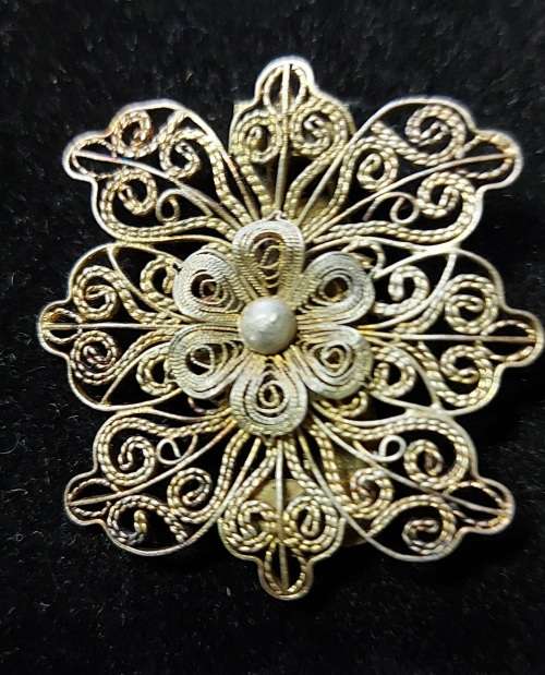 VINTAGE STERLING SILVER (FILIGREE) BROOCH
