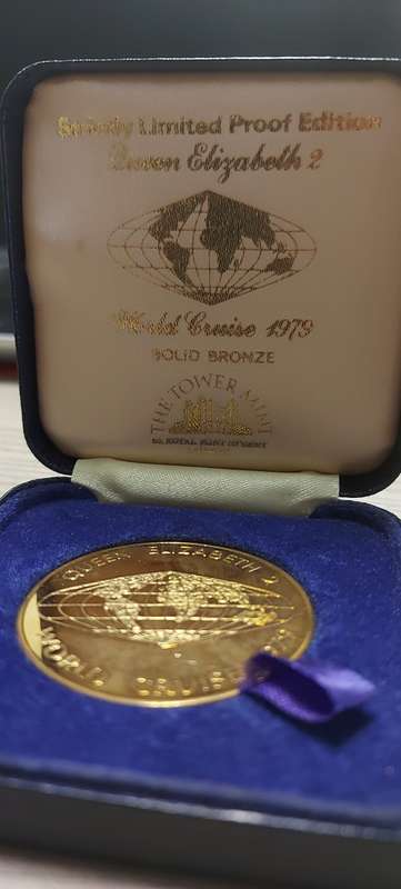 QUEEN ELIZABETH 2ND SOLID BRONZE WORLD TOUR MEDALLION