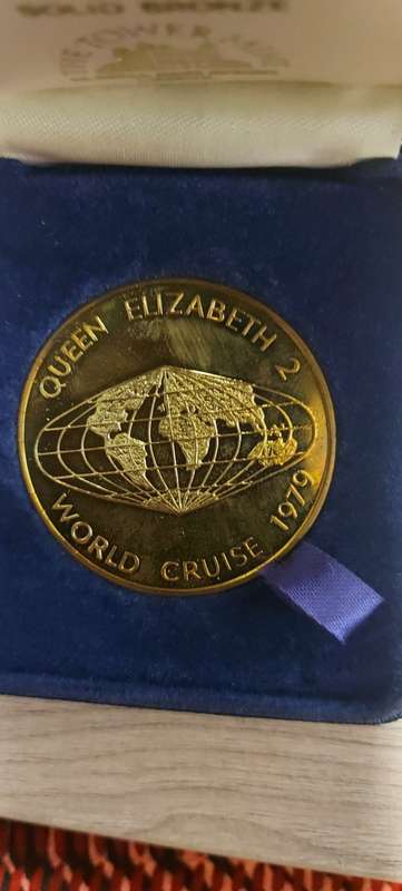 QUEEN ELIZABETH 2ND SOLID BRONZE WORLD TOUR MEDALLION