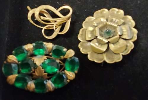 3 X VINTAGE BROOCHES