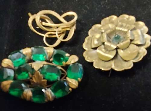 3 X VINTAGE BROOCHES