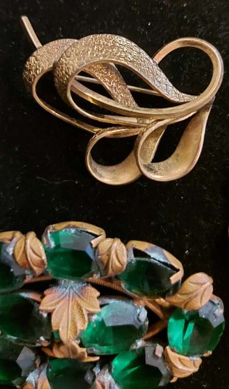 3 X VINTAGE BROOCHES