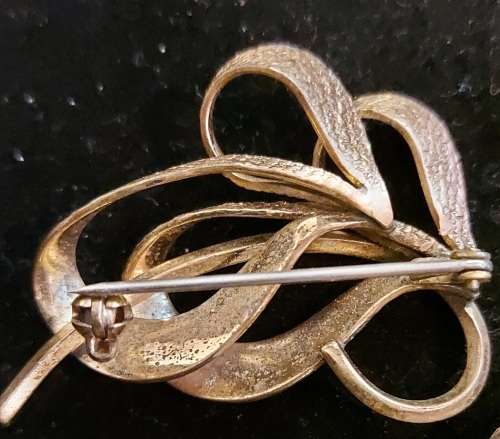 3 X VINTAGE BROOCHES