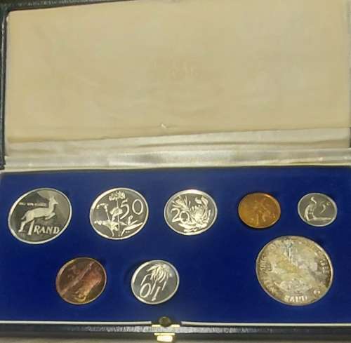 1 X 1988 PROOF COIN SET WITH SILVER R1
