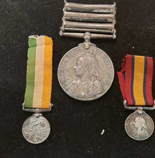QSA - 2106 TPR, PC HOOKER S.A LI  HORSE - WITH 2 MINIATURE WAR MEDALS