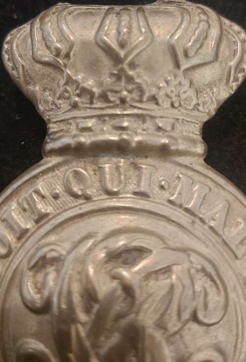 GREAT BRITAIN VICTORIA CAVALRY HELMET BADGE