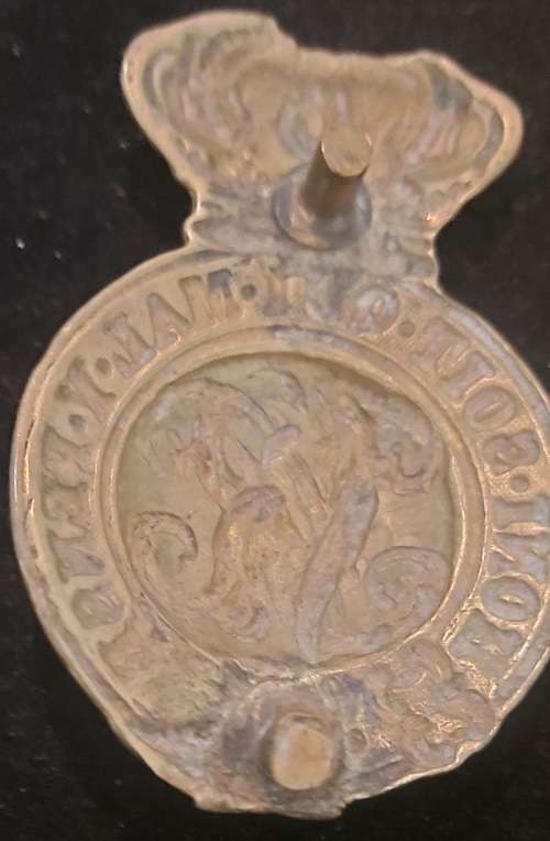 GREAT BRITAIN VICTORIA CAVALRY HELMET BADGE