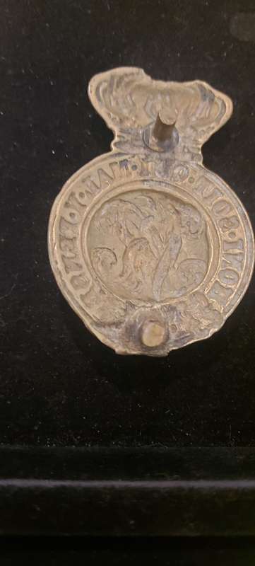 GREAT BRITAIN VICTORIA CAVALRY HELMET BADGE