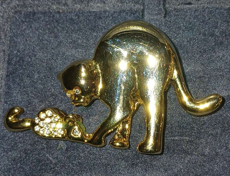 2 X ANIMAL BROOCHES