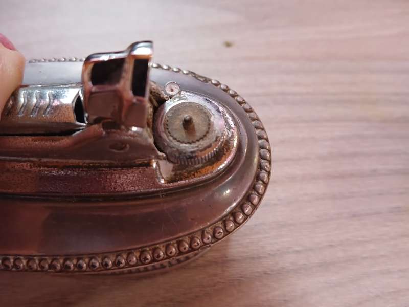 VINTAGE  LIGHTER: MADE IN ENGLAND PATENTED RD DES  RONSON REGISTERED TRADEMARK
