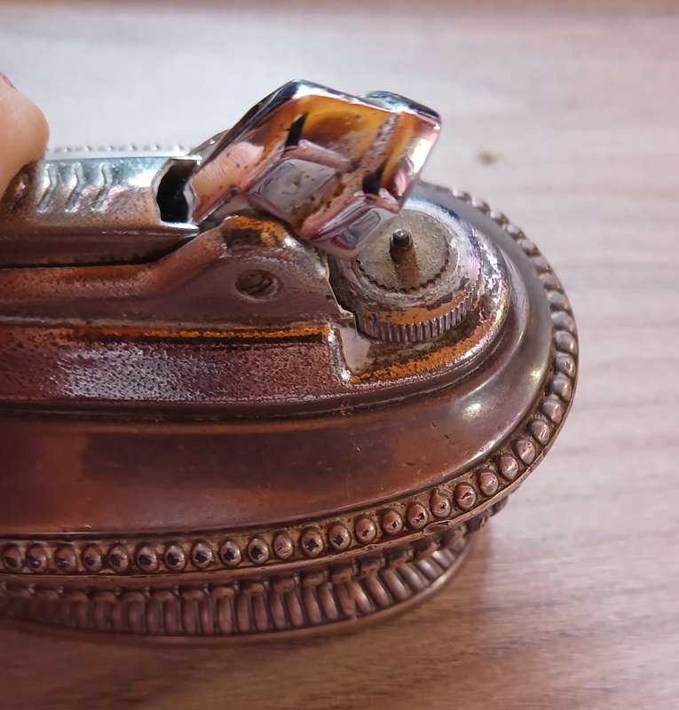 VINTAGE  LIGHTER: MADE IN ENGLAND PATENTED RD DES  RONSON REGISTERED TRADEMARK