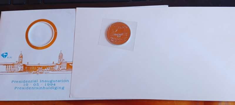1 X UNC R5 MANDELA - PRESIDENTIAL INAUGURATION  COIN - IN ENVELOPE