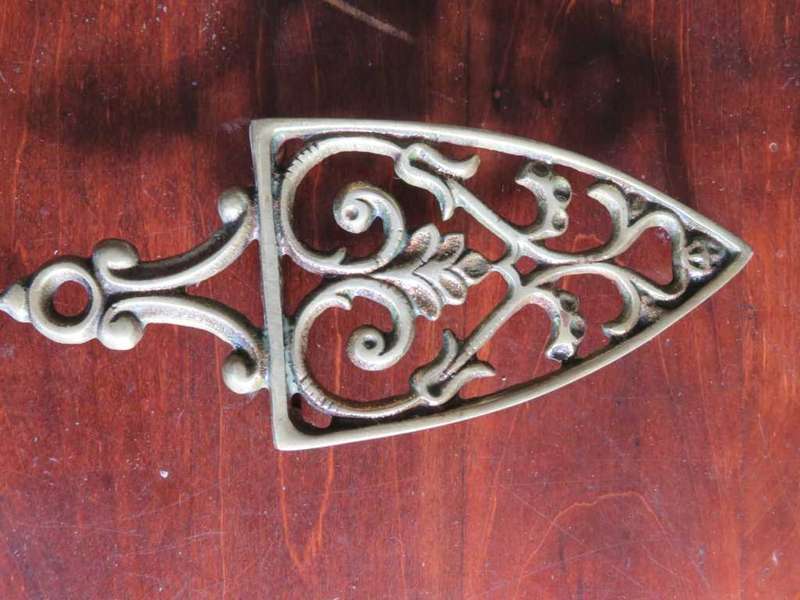 Nice Antique/Vintage Cast Iron Sad Iron Trivet