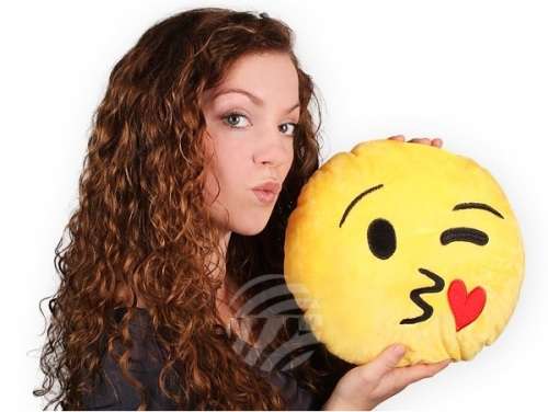 Emoji Throw Cushion. Emoji Kiss