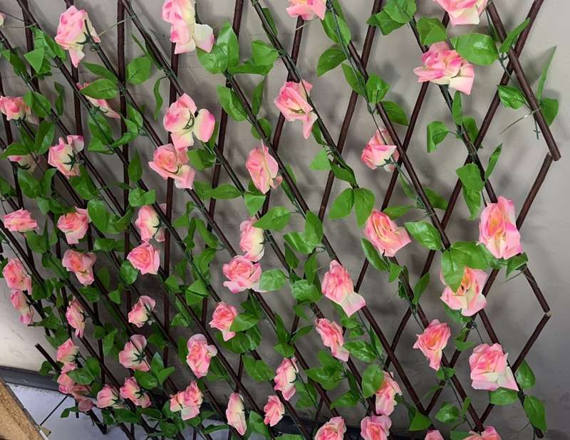 110cm Wooden Hedge with Artificial Flower Fence Screen Expanding Trellis