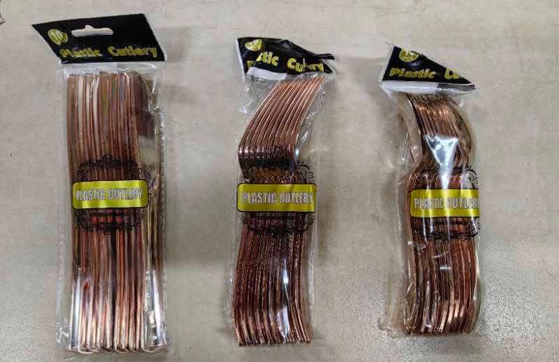 Elegant rose gold Plastic Tablespoons ,forks and knives - Set Of 10