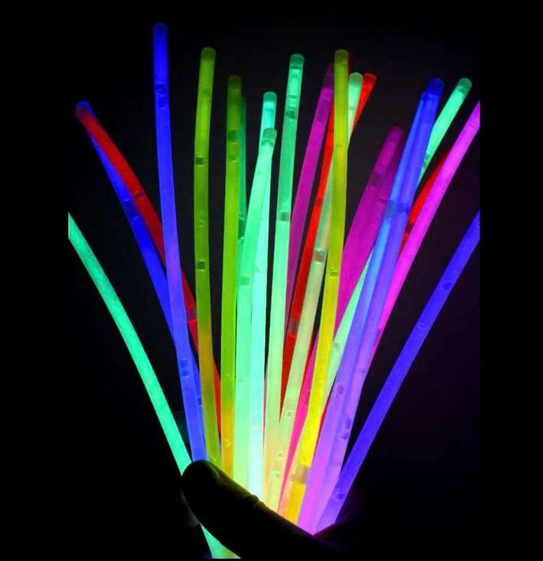 100pcs glow stick  /glow in the dark for party