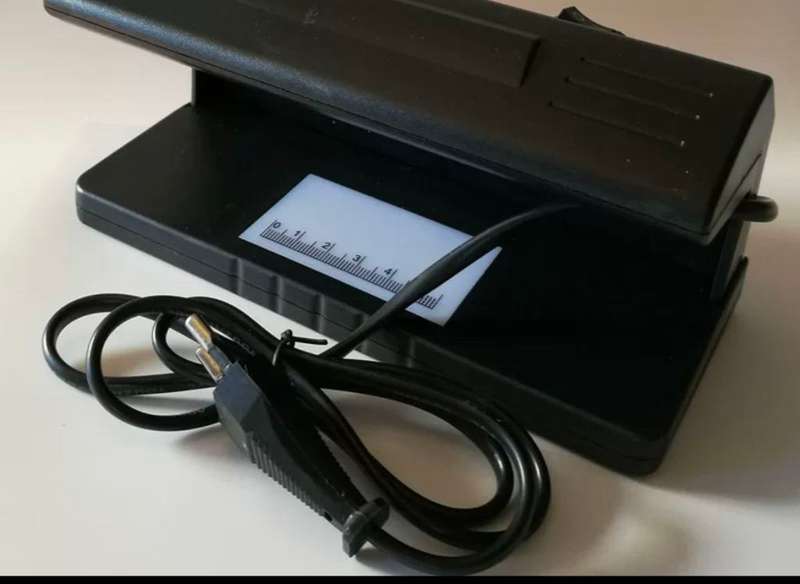 UV Light Practical Counterfeit Money Detector