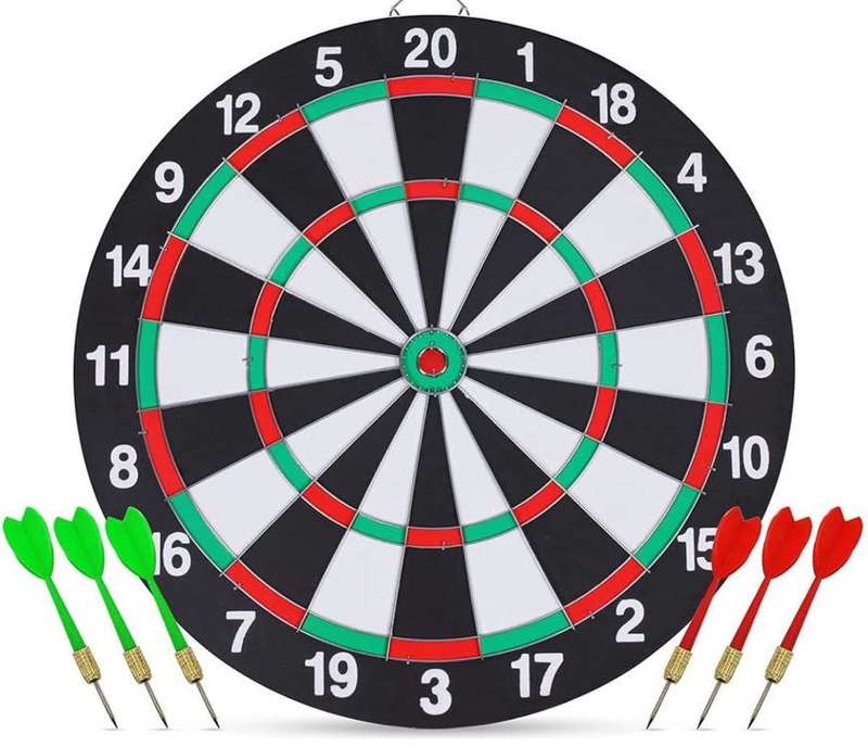 Dartboard With 6 Darts