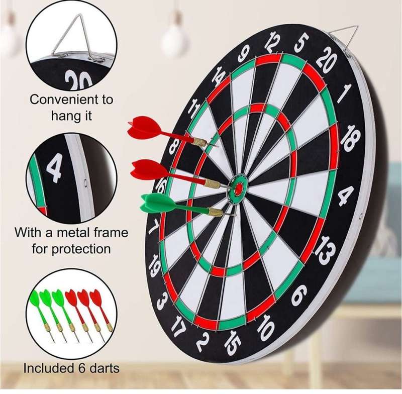 Dartboard With 6 Darts