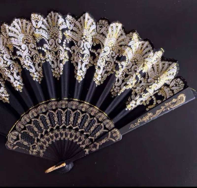 Chinese Style Lace Fan  / black and white