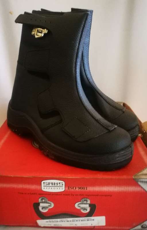 *BARGAIN*  NEW INYATI Smelters Safety Boots  - Black - Size 5