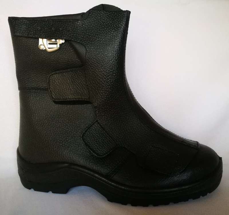 *BARGAIN*  NEW INYATI Smelters Safety Boots  - Black - Size 5