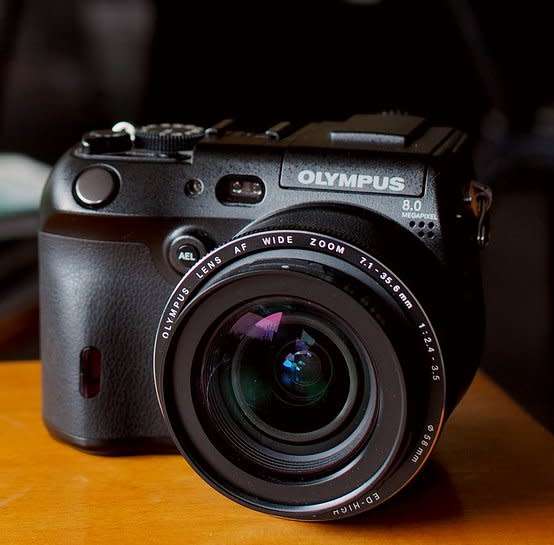 Olympus Camedia C-8080 Wide Zoom