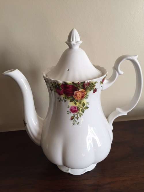 Royal Albert Coffee Pot - Old Country Roses - Bone China - England