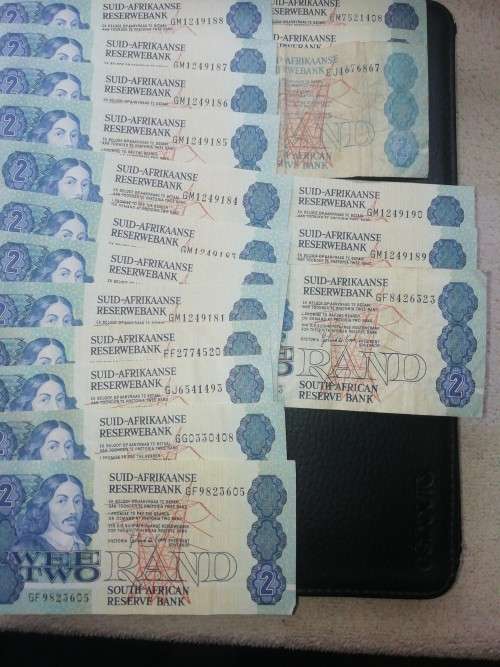 R2 Signed by Gerhard de Kock - Lot of 18 Notes