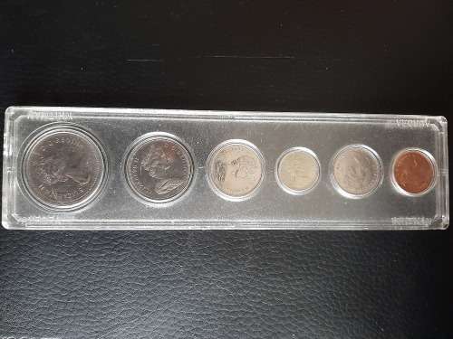 1976 Canada Uncirculated Coin set in Holder