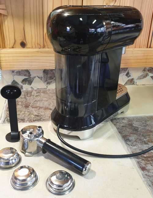 Smeg Retro Espresso Coffee Machine-Glossy Black Secondhand Good Condition