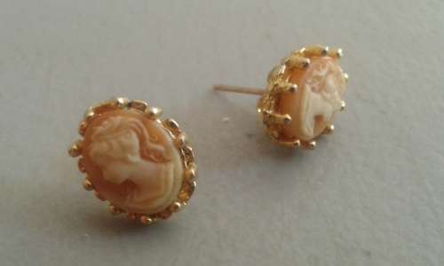 Vintage gold tone and resin cameo stud earrings