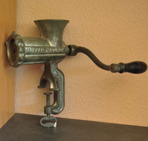 Vintage German made hand crank meat grinder/mincer - Alexanderwerk no. 8