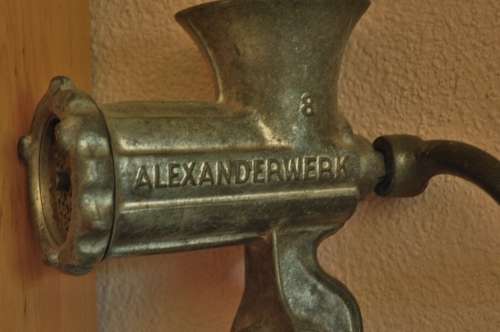 Vintage German made hand crank meat grinder/mincer - Alexanderwerk number 8