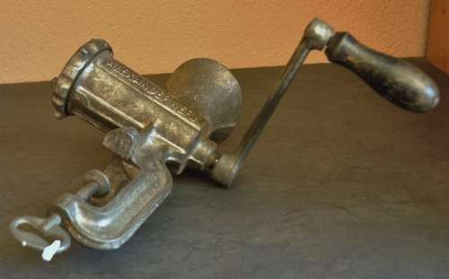Vintage German made hand crank meat grinder/mincer - Alexanderwerk number 8