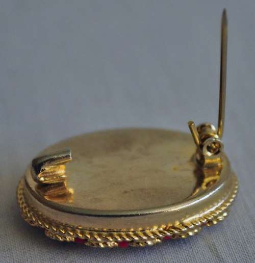 Vintage gold tone Italian micromosiac Millefiori brooch pin