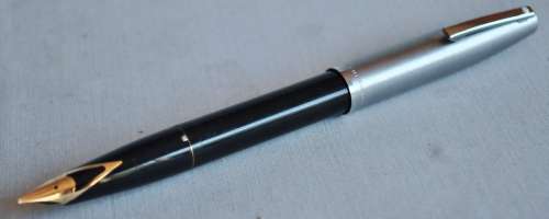 Vintage Sheaffer 585 Fountain Pen 14ct Gold Nib Made in the USA