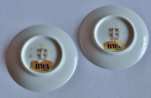 A pair of small vintage (c1970) Imari style Japanese made plates - A BWA Product