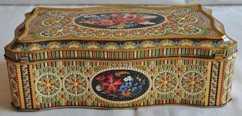 Vintage chocolate tin made in Holland