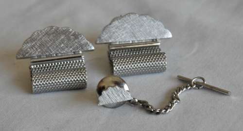 Vintage silver tone mesh wrap cufflinks with tie tack