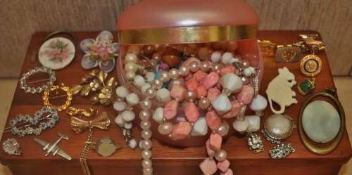 Crafters lot - Vintage jewellery crafters lot
