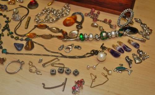 Crafters lot - Vintage jewellery crafters lot