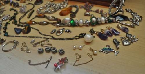Crafters lot - Vintage jewellery crafters lot