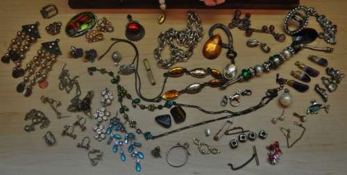 Crafters lot - Vintage jewellery crafters lot