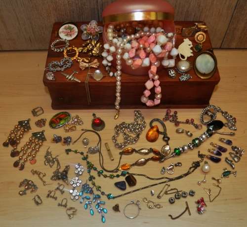 Crafters lot - Vintage jewellery crafters lot