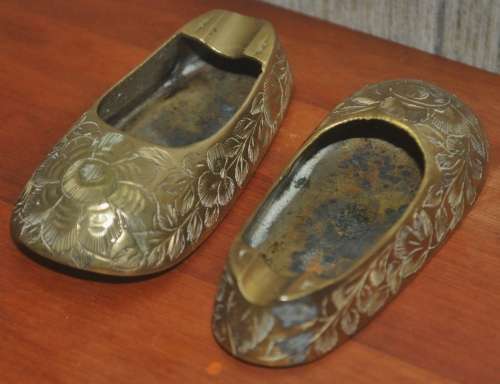 Vintage Pair of Engraved Brass Slipper Ashtrays - Made in India